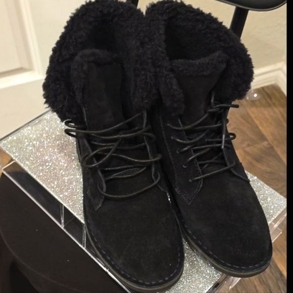 Ugg Quincy Suede Fold-Over Boots - Picture 6 of 8